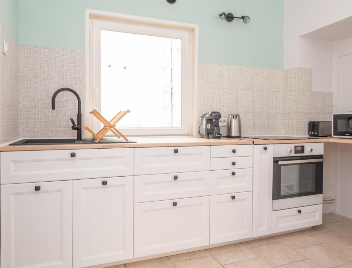 Appartement Cosy Au Centre Ville Avec Garage 샬롱쉬르송 외부 사진